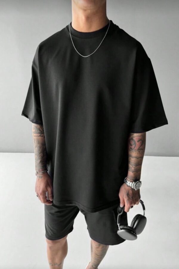 T-shirt oversize black!